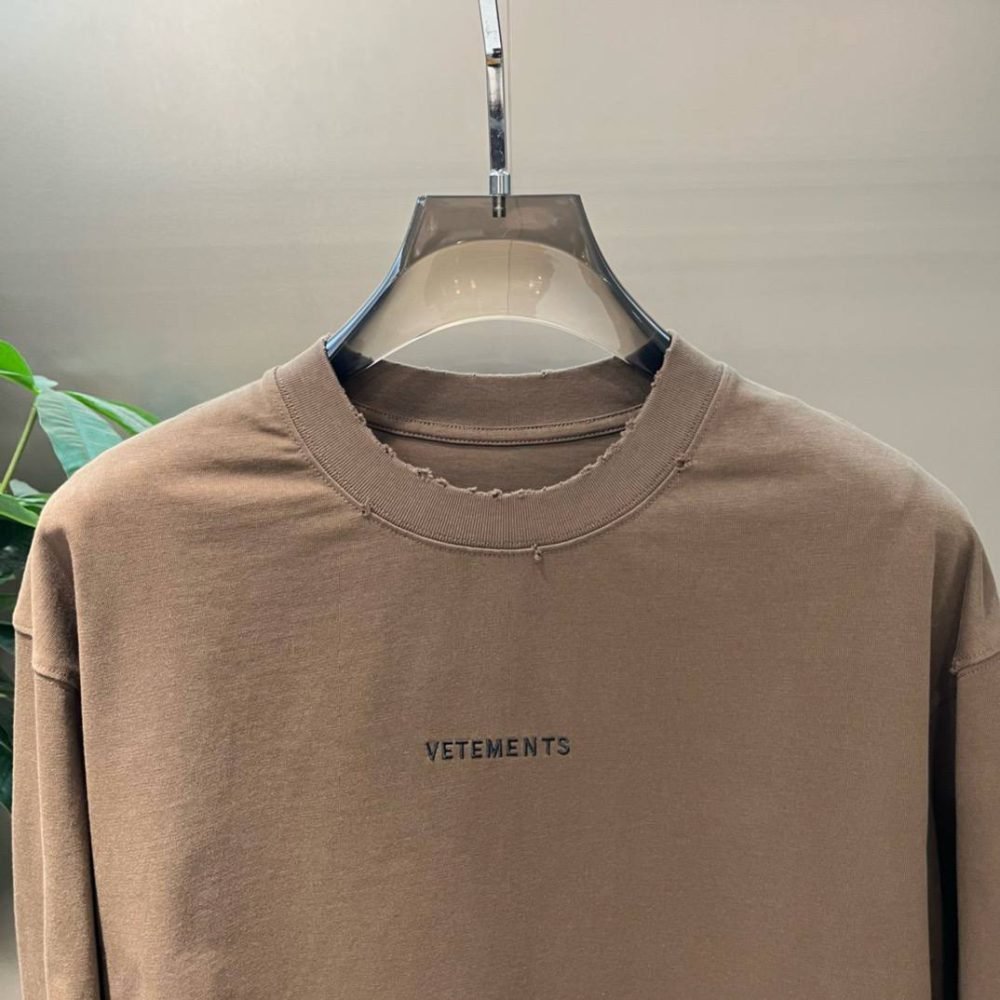 VETEMENTS EMB LOGO