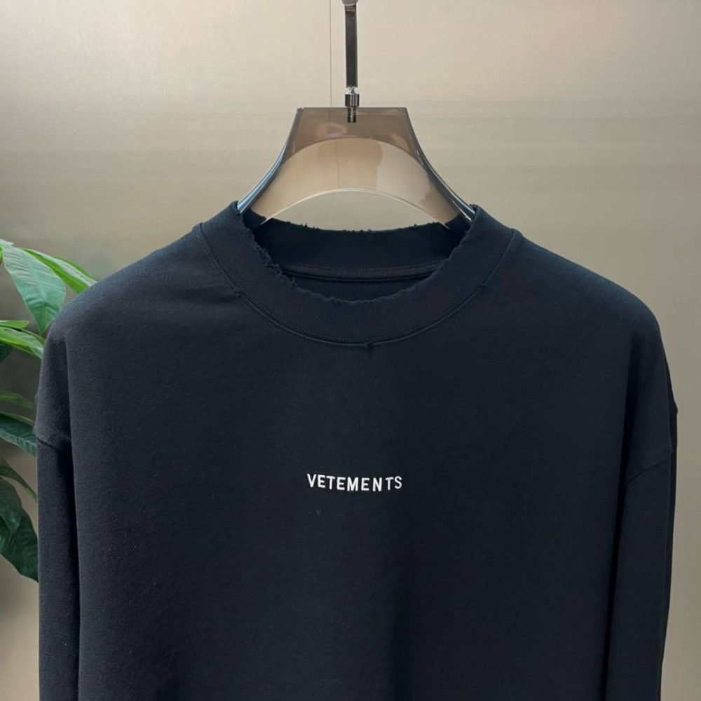 VETEMENTS EMB LOGO