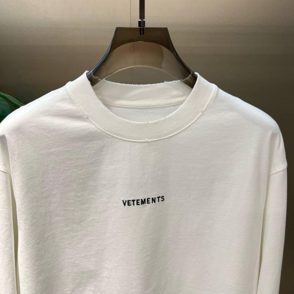 VETEMENTS EMB LOGO