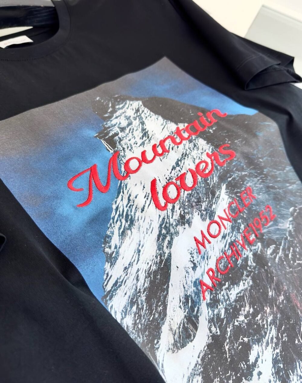 MONCLER FRONT LOGO 2025