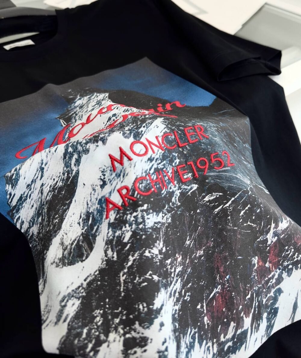 MONCLER FRONT LOGO 2025